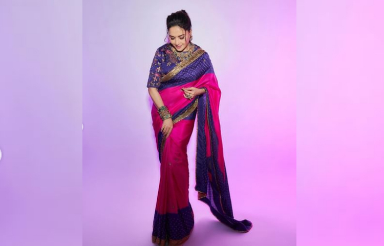 নায়িকার শাড়ি পরা নতুন লুক বেশ পছন্দ করেছেন তার ভক্ত-অনুরাগীরা। তার পোস্ট করা ছবি এখন রীতিমতো ভাইরাল। ছবি: ইনস্টাগ্রাম