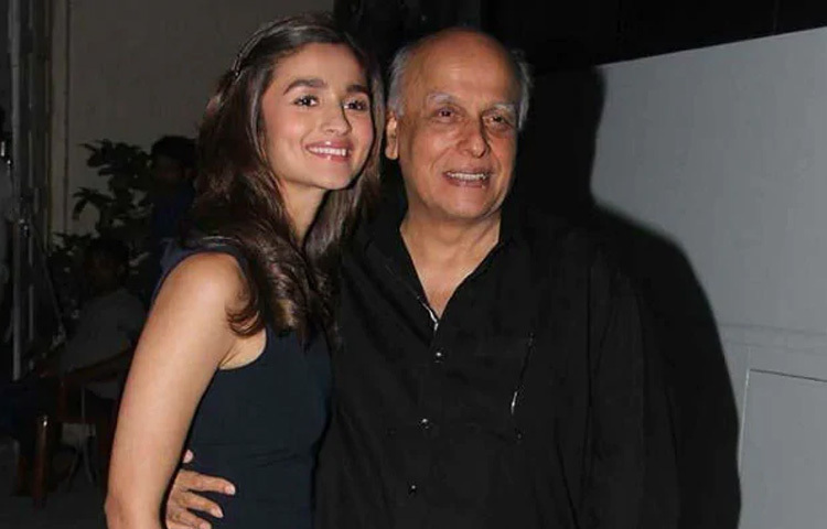 অন্যদিকে তার একমাত্র মেয়ে আলিয়া ভাট বলিউড দাপিয়ে বেড়াচ্ছেন। পরিবার ও কর্মজীবনের ভারসাম্য বজায় রেখে তিনি বলিউডের অন্যতম নির্ভরযোগ্য নাম হয়ে উঠেছেন।