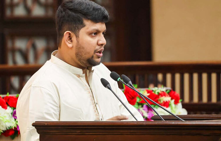 তথ্য ও সম্প্রচার উপদেষ্টা মো. মাহফুজ আলম ঢাকায় তেজগাঁওয়ে প্রধান উপদেষ্টার কার্যালয়ে বিটিভি আয়োজিত ‘নতুন কুঁড়ি ২০২৫’ প্রতিযোগিতায় বিজয়ী শিশু শিল্পীদের পুরস্কার প্রদান অনুষ্ঠানে বক্তৃতা করেন। ছবি: পিআইডি