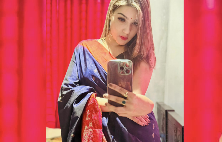 ক্যাপশনে লিখেছেন, ‘আমি তোমার মনে একটু একটু জায়গা কিনেছি’। সঙ্গে জুড়ে দিয়েছেন ভালোবাসার ইমুজি। ছবি: ফেসবুক