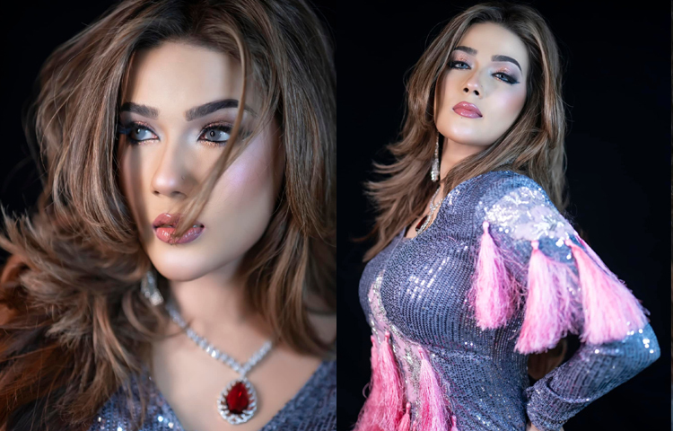 ছবির ক্যাপশনে লিখেছেন, ‘স্টেজ পারফরম্যান্সের জন্য গ্ল্যাম লুক সম্পন্ন’। ছবি: ফেসবুক