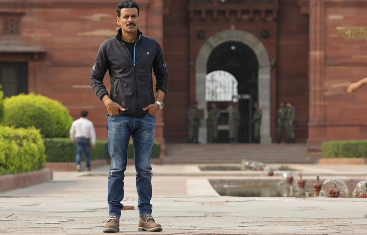 মনোজ বাজপেয়ীর ঝুলিতে রয়েছে তিনটি জাতীয় চলচ্চিত্র পুরস্কার, চারটি ফিল্মফেয়ার অ্যাওয়ার্ড, পদ্মশ্রী সম্মাননা।