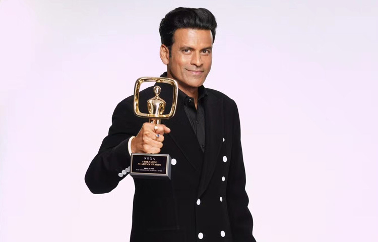 ১৯৯৮ সালে রামগোপাল ভার্মার সত্য সিনেমায় ‘ভিকু মাহাত্রে’ চরিত্রে মনোজ বাজপেয়ী অভিনয় করেন। এই কাজের জন্য তিনি শ্রেষ্ঠ পার্শ্ব অভিনেতা বিভাগে জাতীয় চলচ্চিত্র পুরস্কার ও শ্রেষ্ঠ অভিনেতা বিভাগে ফিল্মফেয়ার সমালোচক পুরস্কার অর্জন করেন।