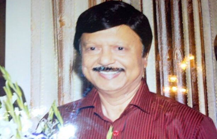 আনন্দমোহন কলেজে ১৯৬১ সালে হয় তার রাজনীতির হাতেখড়ি। ১৯৬৩ সালে আনন্দমোহন কলেজ ছাত্রলীগের সভাপতি হন। ১৯৬৫ সালে বৃহত্তর ময়মনসিংহ জেলার সভাপতি হন।