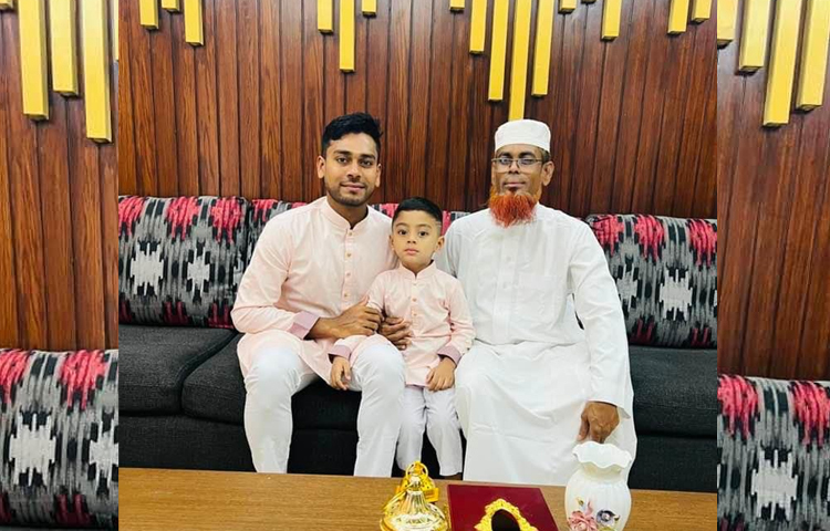 নিজ বাড়িতে ছেলে ও বাবার সঙ্গে ছবি আপলোড করেছেন মেহেদী হাসান মিরাজ। ছবি: ফেসবুক