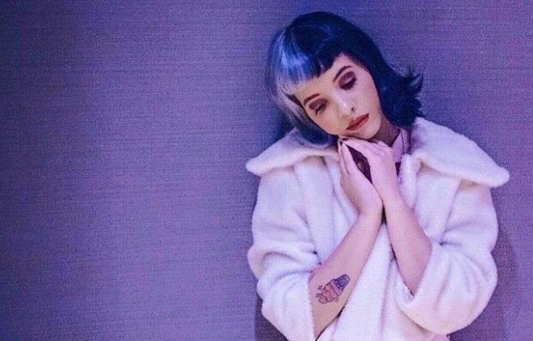 ১৯৯৫ সালের এই দিনে নিউইয়র্কের অ্যাস্টোরিয়ায় জন্ম তার।