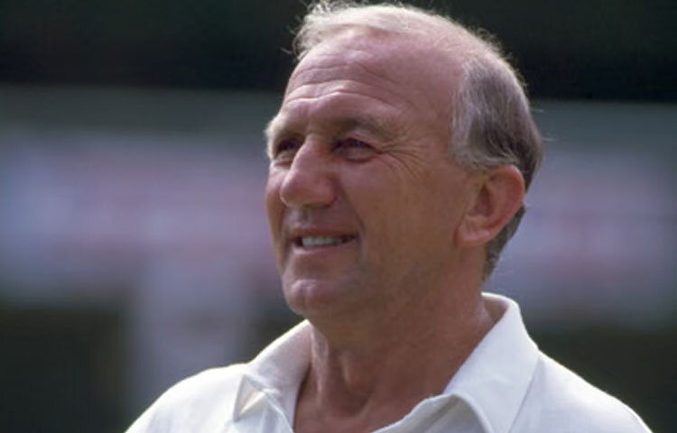 ১৯৬০-এর দশকে ইংল্যান্ড জাতীয় দলে ডাক পান মিকি স্টুয়ার্ট। যদিও আন্তর্জাতিক ক্যারিয়ার দীর্ঘ হয়নি, তবু তিনি প্রমাণ করেছিলেন-দেশের হয়ে খেলার দায়িত্ব কতটা গর্বের। তার দৃঢ় মানসিকতা ও নিবেদন সতীর্থদের অনুপ্রাণিত করেছিল।