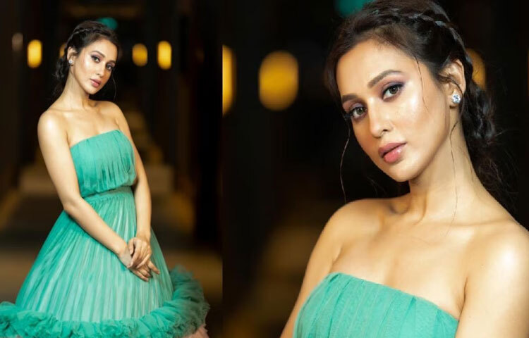 অভিনেত্রী মিমি চক্রবর্তী প্রমাণ করেছেন, এলোমেলোতাতেও আছে সৌন্দর্য। তার ফিউশন মেসি বান লুকটি এক কথায় মুগ্ধকর। মাঝ সিঁথি করে সামনের চুলে ফ্রেঞ্চ বেণি, তারপর সব চুল একত্রে নিয়ে ঢিলে খোঁপা-এতেই তৈরি হয়ে যায় ফ্রেশ, গ্ল্যামারাস এক হেয়ারস্টাইল। স্ট্র্যাপলেস গাউন, পার্টি ড্রেস বা স্লিক শাড়ির সঙ্গে মানিয়ে যায় দুর্দান্তভাবে।