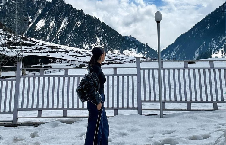 স্টাইলের জন্য বেশ সুনাম রয়েছে তার। সম্প্রতি সোশ্যাল মিডিয়ায় শেয়ার করেছেন বেশকিছু ছবি। ছবি: ফেসবুক থেকে