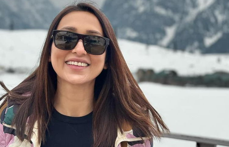 কাজের পাশাপাশি সামাজিক যোগাযোগ মাধ্যমেও বেশ সরব এই অভিনেত্রী। ছবি: ফেসবুক থেকে