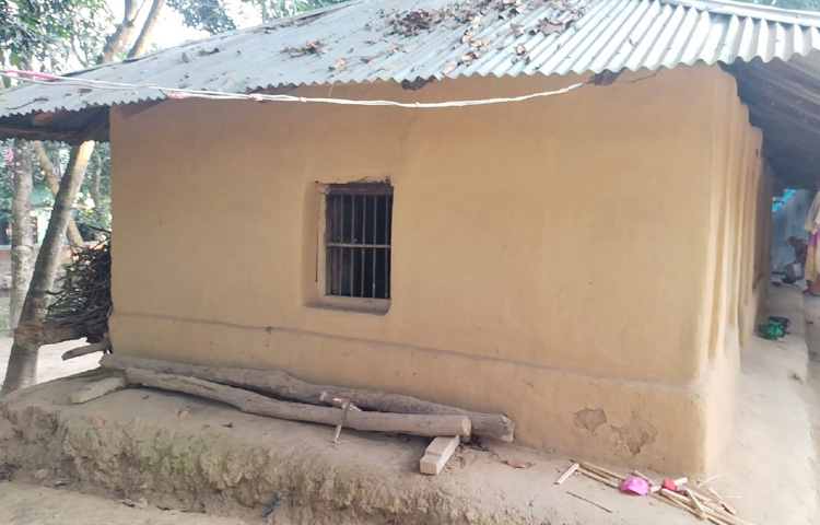 মজার বিষয় হলো, এই ঘরগুলোর স্থায়িত্ব ছিল শতবর্ষ পর্যন্ত; যদি না কোনো বড় প্রাকৃতিক দুর্যোগ তা ভেঙে দেয়। আর গৃহিণীদের হাতে প্রতিনিয়ত কাদা দিয়ে লেপে রাখার কারণে ঘরের সৌন্দর্য টিকে থাকত বছরের পর বছর।