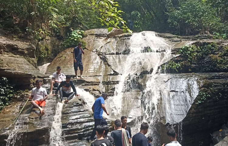 পর্যটন সংশ্লিষ্ট ব্যক্তিদের দাবি, পর্যটনবান্ধব অবকাঠামো আর নিরাপত্তাব্যবস্থা নিশ্চিত করা গেলে পর্যটকের সংখ্যা অন্তত দ্বিগুণ হবে। এখানে বাস্তবায়নাধীন জাতীয় বিশেষ অর্থনৈতিক অঞ্চলে আগামী ১০ বছরে অন্তত ৫ লাখ মানুষের কর্মসংস্থান হওয়ার কথা আছে। যার সূত্র ধরেও পর্যটনকেন্দ্রগুলোতে বাড়বে দেশি-বিদেশি পর্যটক।