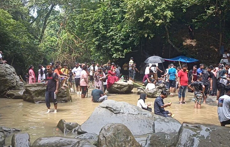 উপজেলাটিতে পর্যটনের অপার সম্ভাবনা সত্ত্বেও পর্যটনবান্ধব অবকাঠামো গড়ে তুলতে মনোযোগ নেই সরকারি-বেসরকারি সংস্থাগুলোর।