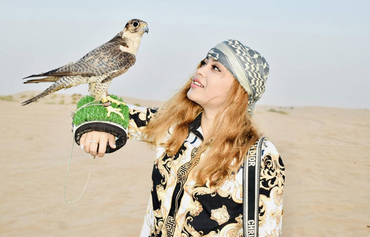 রোমান্টিক চরিত্রে যেমন তিনি সাবলীল, তেমনি সামাজিক বা পারিবারিক গল্পে ভিন্ন রূপে তাকে দেখা যায়।