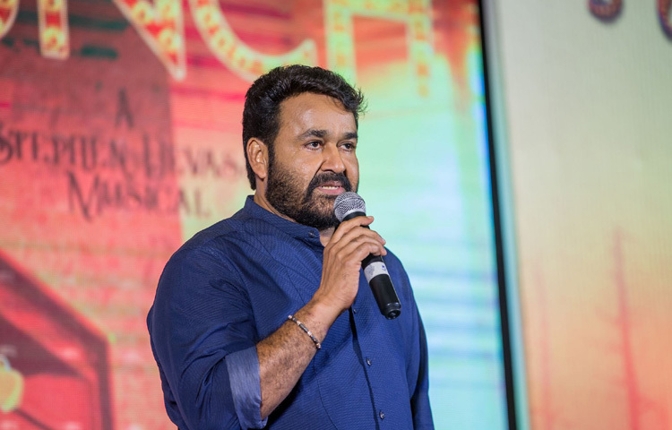 অভিনেতার ছেলে প্রণবও বর্তমানে চলচ্চিত্রে অভিনয় করছেন। বাবার মতোই প্রতিভাবান অভিনেতা হিসেবে নিজেকে প্রতিষ্ঠিত করার চেষ্টা করে যাচ্ছেন তিনি।