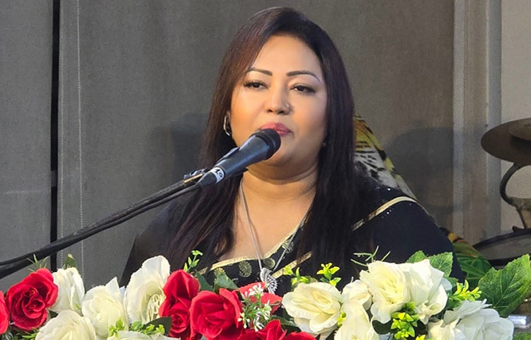 সংগীতে সফলতা পাওয়ার পর অনেকেই হয়তো সেখানেই সীমাবদ্ধ থাকতেন। কিন্তু মমতাজ তার ব্যতিক্রম। তিনি বিশ্বাস করেন শুধু গানে নয়, নীতিনির্ধারণের জায়গায় থেকেও তিনি মানুষকে আরও ভালোভাবে সেবা দিতে পারবেন। সেই বিশ্বাস থেকেই ২০১৪ সালে বাংলাদেশ জাতীয় সংসদের সদস্য হিসেবে নির্বাচিত হন।