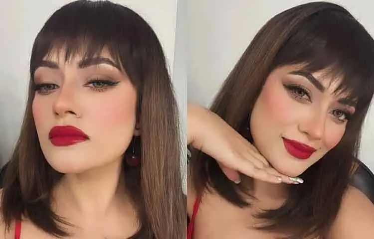 লাল ট্যাংক টপে, খোলা চুল আর লাল ঠোঁটে আবেদনময়ী অভিনেত্রী মন্দিরা চক্রবর্তী।