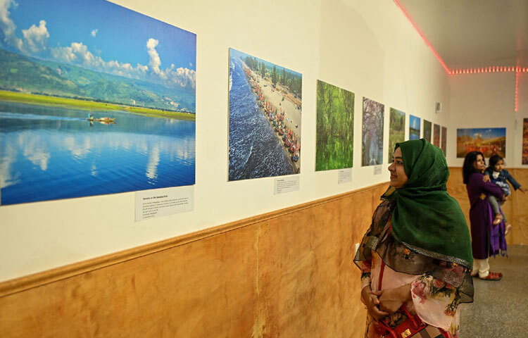 প্রদর্শনীটি প্রতিদিন বিকেল ৫টা থেকে রাত ৯টা পর্যন্ত সবার জন্য উন্মুক্ত থাকবে এবং চলবে আগামী ২৭ সেপ্টেম্বর পর্যন্ত।