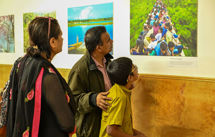 অনেকেই পরিবার নিয়ে এসেছেন এই প্রদর্শনীতে।