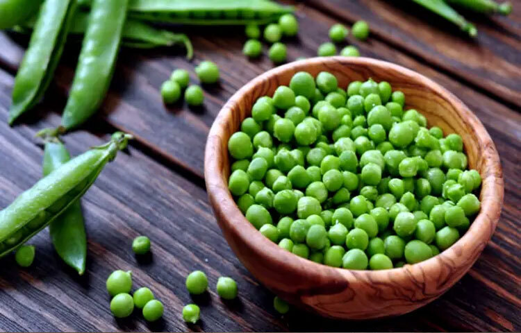 Beans: Small-grained beans are rich in nutrients. They contain vegetable protein, sufficient vitamin K, vitamin C and fiber. Beans control blood sugar levels and help keep beneficial bacteria in the intestine active. As a result, immunity is naturally improved. Therefore, beans should be included in the winter diet.