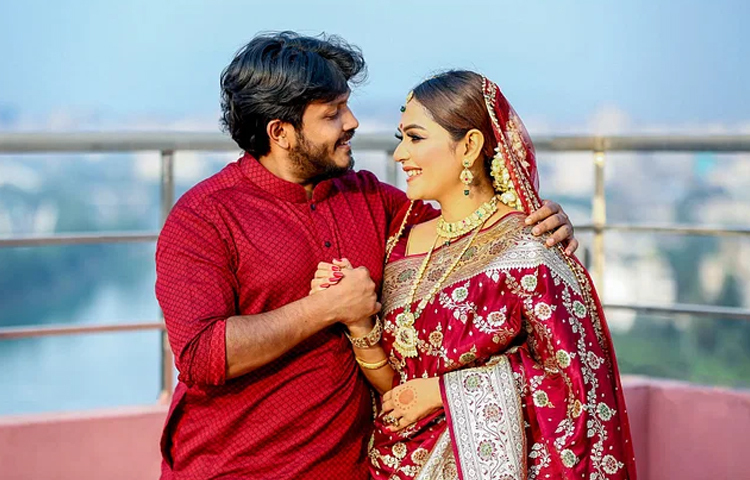 বিয়ে করেছেন জনপ্রিয় উপস্থাপক ও অভিনেত্রী মৌসুমী মৌ। ছবি: সংগৃহীত