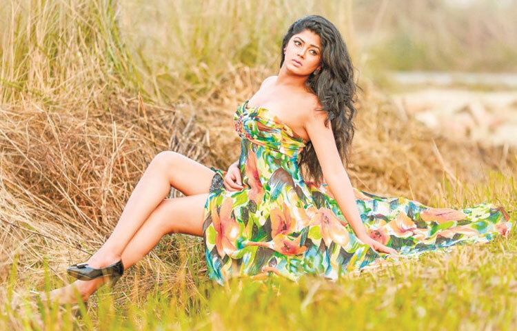 ২০১০ সালে লাক্স সুপারস্টার প্রতিযোগিতার মাধ্যমে শোবিজে পথচলা শুরু করেন মৌসুমী হামিদ। টিভি এবং চলচ্চিত্র দু’মাধ্যমেই কাজ করছেন তিনি।