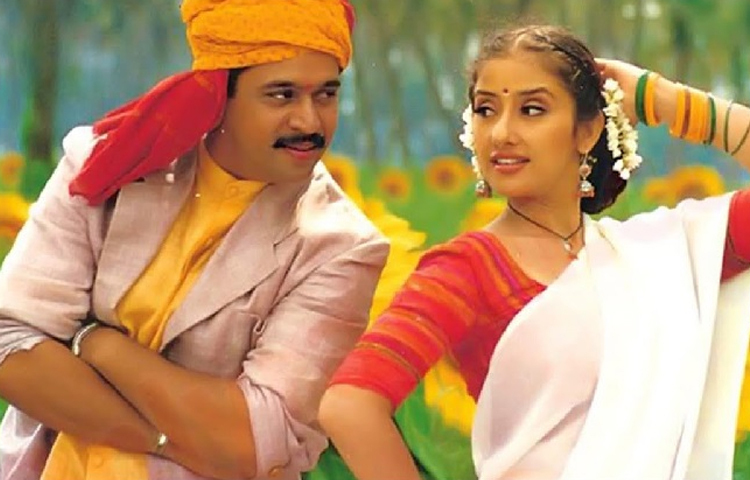 ১৯৯২ সালে মুক্তিপ্রাপ্ত অর্জুন এবং মনীষা কৈরালার অভিনীত রাজনৈতিক অ্যাকশন থ্রিলার সিনেমা ‘মুধলভান’। আর সেই সিনেমায় অভিনয়ের জন্য পরিচালক শঙ্কর প্রস্তাব দেন বিজয়কে। কিন্তু কম বয়সে রাজনীতি ভিত্তিক সিনেমা করতে আগ্রহী না হওয়ায় পরিচালককে ফিরিয়ে দেন তিনি। ছবি: সংগৃহীত