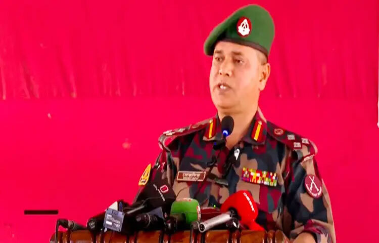 ইনকিলাব মঞ্চের মুখপাত্র ও ঢাকা-৮ আসনের সম্ভাব্য স্বতন্ত্র এমপি প্রার্থী শরিফ ওসমান বিন হাদির ওপর গুলিবর্ষণকারীরা ময়মনসিংহ সীমান্ত ব্যবহার করে ভারতে পালিয়ে গেছে কি না, তা এখনো নিশ্চিত হওয়া যায়নি বলে জানিয়েছেন বিজিবির সেক্টর কমান্ডার কর্নেল সরকার মোহাম্মদ মোস্তাফিজুর রহমান। ছবি: কামরুজ্জামান মিন্টু