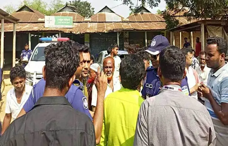 ময়মনসিংহের ফুলবাড়িয়া উপজেলায় মুরগির বিষ্ঠার ভাগ নিয়ে দ্বন্দ্বের জেরে বিএনপি নেতাকর্মীদের ওপর হামলার অভিযোগ উঠেছে জামায়াত নেতাকর্মীদের বিরুদ্ধে।