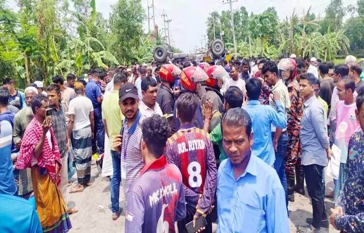 Three people were killed in a collision between a truck and a CNG-powered autorickshaw in Muktagachha, Mymensingh. Three more were injured in the incident.
