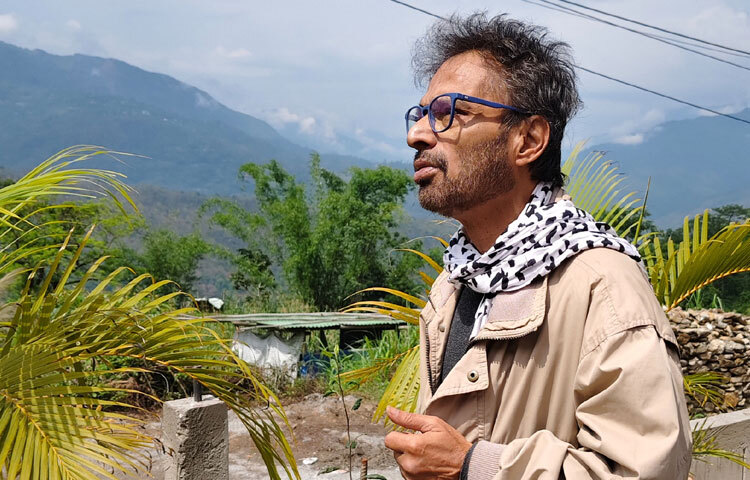 নচিকেতার গান মানেই বাস্তবের আয়না। তিনি শুধু প্রেম কিংবা বেদনার গান করেননি; করেছেন সমাজের অসঙ্গতি, দারিদ্র্য, বেকারত্ব, প্রবাস জীবনের কষ্ট, এমনকি মৃত্যুর কঠিন সত্য নিয়েও গান। তার লেখা ‘এই মৃত্যু উপত্যকা আমার দেশ না’ কিংবা ‘কবিতা পড়া ছেলেটা’ সমাজবোধ আর প্রতিবাদের প্রতীক হয়ে উঠেছে। তার গানে প্রান্তিক মানুষের অজানা গল্প যেন জীবন্ত হয়ে ওঠে।