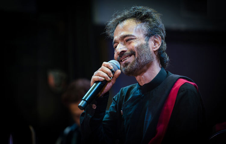 নতুন প্রজন্মের শিল্পীদের সঙ্গে কণ্ঠ মেলাতে তিনি দ্বিধা করেননি; বরং তাদের উৎসাহ দিয়েছেন। তার গান যেমন কলেজপড়ুয়া তরুণদের মধ্যে দারুণ জনপ্রিয়, তেমনি বয়স্ক শ্রোতাদের কাছেও সমানভাবে প্রিয়।