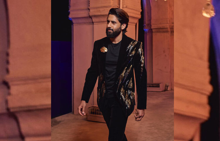 সোশ্যাল মিডিয়ায় তিনি বড়সড় তারকা নন, কিন্তু যেটুকু শেয়ার করেন, তা ভক্তদের প্রতি তার আন্তরিকতার পরিচয়।