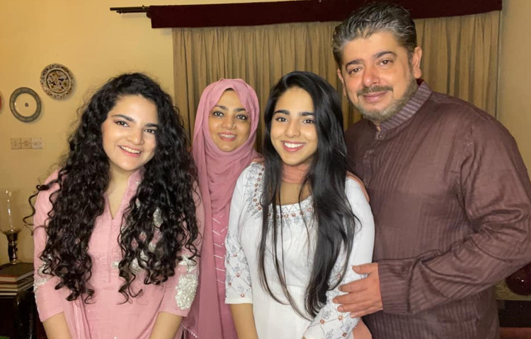 নব্বইয়ের মাঝামাঝি থেকেই ধীরে ধীরে অভিনয় জগত থেকে দূরে সরে আসেন নাঈম-শাবনাজ। বর্তমানে দুই কন্যাকে সুখের সংসার তাদের।