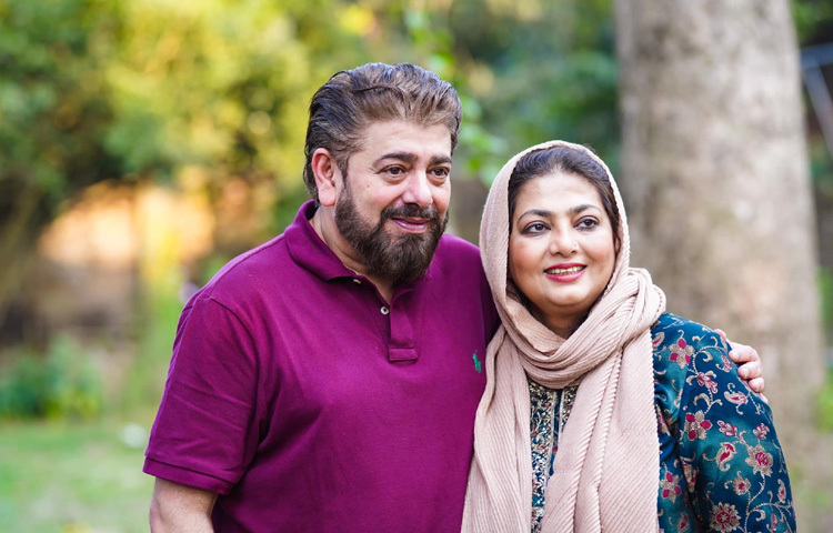 ‘চাঁদনী’ ছাড়াও ‘দিল’, ‘সোনিয়া’, ‘তোমার জন্য পাগল’, ‘হারানো স্বপ্নের ঠিকানা’সহ একের পর এক হিট ছবিতে অভিনয় করেন তারা।