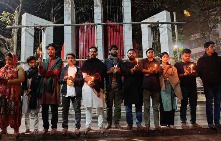 হাদির মৃত্যুতে শহরের চাষাড়া এলাকা থেকে বিক্ষোভ মিছিল বের করা হয়। এনসিপি নেতা আহমেদুর রহমান তানু ও শওকত আলীর নেতৃত্বে ছাত্র-জনতা শহরের প্রধান সড়কে এই বিক্ষোভ করে। একই সঙ্গে গণসংহতি আন্দোলনের নেতারা চাষাড়া কেন্দ্রীয় শহীদ মিনারে আলোক প্রজ্জ্বলন কর্মসূচি পালন করা হয়।