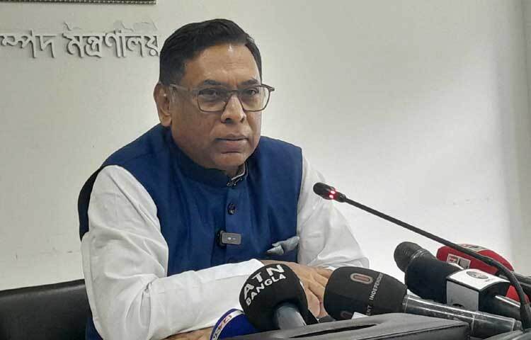 চলতি মাসের মাঝামাঝি সময়ের মধ্যে গ্যাস সরবরাহ নিরবচ্ছিন্ন এবং আগামী তিন-চার দিনের মধ্যে বিদ্যুৎ পরিস্থিতির উন্নতি হবে বলে জানিয়েছেন বিদ্যুৎ, জ্বালানি ও খনিজ সম্পদ প্রতিমন্ত্রী নসরুল হামিদ। ছবি: মাসুদ রানা