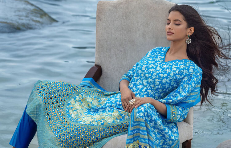 বিজ্ঞাপন, ফটোশুট, ও টেলিভিশনের মাধ্যমে ধীরে ধীরে দর্শকের কাছে পরিচিত হয়ে ওঠেন তুষি। কিন্তু তার আসল সাফল্যের গল্প শুরু হয় বড় পর্দায়।