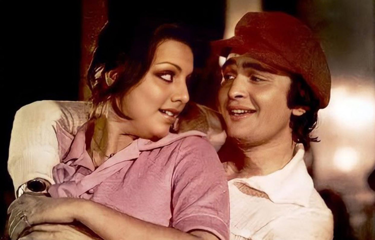 ছোট্ট মেয়েটির চোখে ছিল মুগ্ধতা, মুখে ছিল আলো। একের পর এক শিশু চরিত্রে নজর কাড়ার পর কৈশোর পেরিয়ে যৌবনে যখন নিতু পর্দায় এলেন, তখন তার উপস্থিতিই ছিল রোমাঞ্চকর।