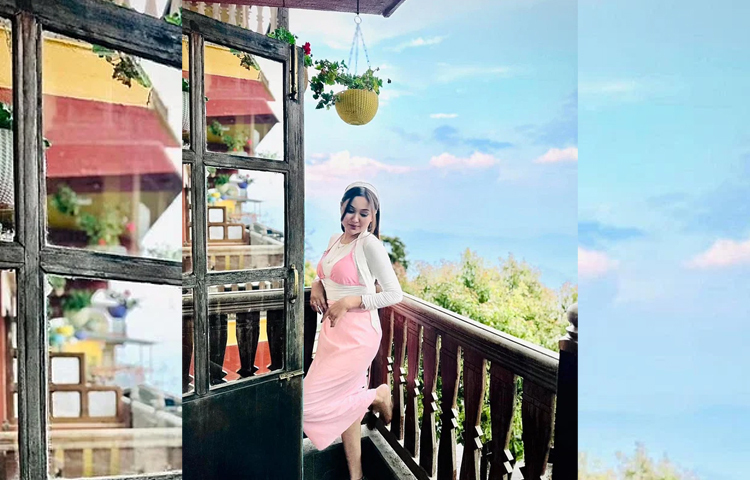 নেপালে গিয়েছিলেন অভিনেত্রী। আর সেই ছবি শেয়ার করে লিখেছিলেন, ‘স্বর্গের কাছাকাছি।’ ছবি: ফেসবুক থেকে