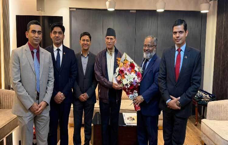 বাংলাদেশের নবনির্বাচিত সরকারের শপথগ্রহণ অনুষ্ঠানে অংশ নিতে নেপালের পররাষ্ট্রমন্ত্রী বালা নন্দ শর্মা ঢাকায় পৌঁছেছেন।