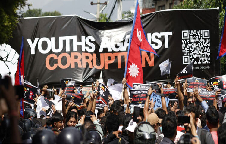 সংঘর্ষে পুলিশের গুলিতে একজন নিহত হয়েছেন বলে সিভিল হাসপাতালের নির্বাহী পরিচালক মোহন চন্দ্র রেগমি নিশ্চিত করেছেন। নিহতের পরিচয় এখনো জানা যায়নি। আহত বহু বিক্ষোভকারী সিভিল হাসপাতাল, এভারেস্ট হাসপাতালসহ আশপাশের বিভিন্ন হাসপাতালে চিকিৎসাধীন আছেন।