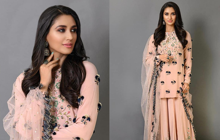 তিনি শুধু একজন অভিনেত্রী নন, বরং তরুণ প্রজন্মের কাছে হয়ে উঠেছেন অনুপ্রেরণা।