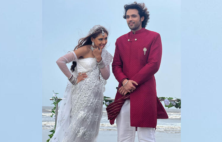 নীতি টেলর তার অভিনয় জীবন শুরু করেছিলেন খুব অল্প বয়সে। কিন্তু কয়েক বছরের মধ্যেই ছোট পর্দার প্রিয় মুখ হয়ে ওঠেন তিনি। জনপ্রিয় সিরিজ ‘কেসি ইয়ে ইয়ারিন’-এ নন্দিনী চরিত্রে অভিনয় করে তরুণ দর্শকদের মন জয় করেন।