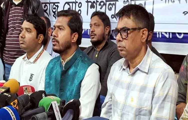 গণঅধিকার পরিষদের সভাপতি ও পটুয়াখালী-৩ (দশমিনা–গলাচিপা) আসনে বিএনপির সমর্থিত প্রার্থী নুরুল হক নুর বলেছেন, দেশের মানুষ দীর্ঘদিন ধরে ভোটের অধিকার ফিরে পাওয়ার অপেক্ষায় রয়েছে। প্রশাসন যদি কোনো একটি পক্ষের হয়ে কাজ করে, তাহলে দেশে অবাধ ও সুষ্ঠু নির্বাচন সম্ভব নয়।