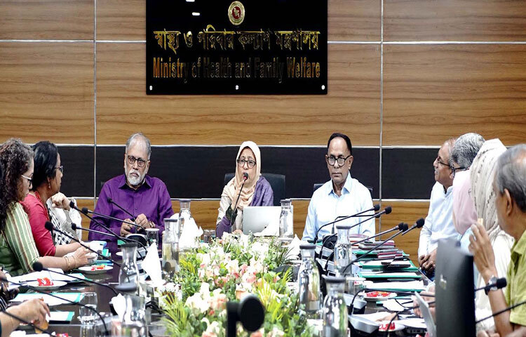 মন্ত্রণালয়ের সভাকক্ষে বিসিসিএমের ১২৫তম সভায় সভাপতির বক্তৃতা করেন স্বাস্থ্য ও পরিবার কল্যাণ উপদেষ্টা এবং বাংলাদেশ কান্ট্রি কো-অর্ডিনেটিং মেকানিজম (বিসিসিএম)-এর চেয়ারপারসন নূরজাহান বেগম। ছবি: পিআইডি