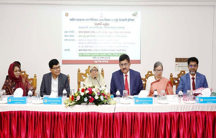 ঢাকায় মিরপুরে ফিনান্সিয়াল ম্যানেজমেন্ট একাডেমিতে ‘আর্থিক ব্যবস্থাপনা এবং পিপিআর-২০২৫’ বিষয়ক প্রশিক্ষণের উদ্বোধন অনুষ্ঠানে প্রধান অতিথির বক্তৃতা করেন স্বাস্থ্য ও পরিবার কল্যাণ উপদেষ্টা নূরজাহান বেগম। ছবি: পিআইডি