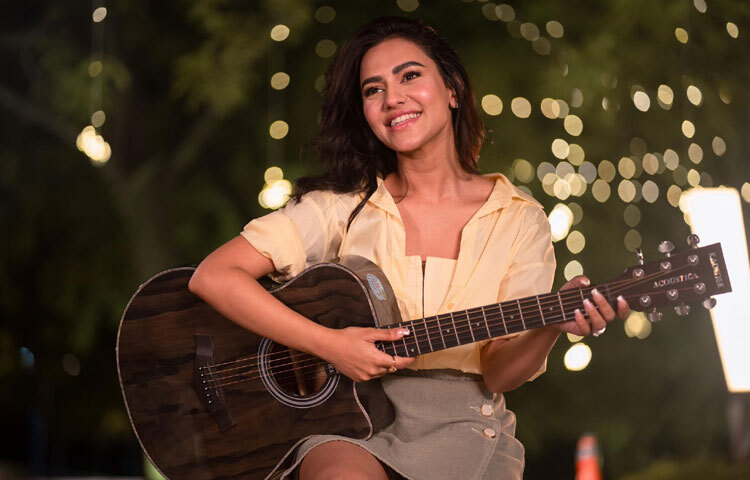 অভিনয় আর উপস্থাপনার পাশাপাশি গানেও সমান পারদর্শিতা দেখিয়েছেন ফারিয়া। তার কণ্ঠে প্রকাশিত একাধিক গান ইউটিউবে কোটি ভিউ ছুঁয়েছে। সমালোচকদের মতে, শুধু রূপ-সৌন্দর্য নয়, বহুমুখী প্রতিভাই তাকে আলাদা করেছে।