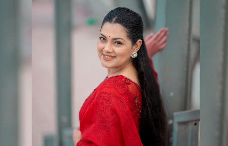 ১৯৯৭ সালে অনন্ত হীরার লেখা ও আহসান হাবীবের প্রযোজনায় ‘সাতপেড়ে কাব্য’ নামের নাটকে শিশুশিল্পী হিসেবে অভিনয় শুরু করেন তিশা।