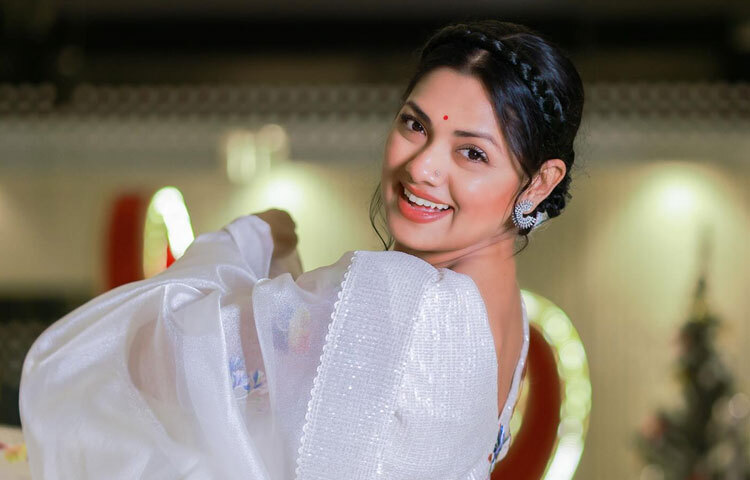 ১৯৯৫ সালে ‘নতুন কুঁড়ি’ প্রতিযোগিতায় প্রথম হন তিশা। টিভি নাটকের মাধ্যমে তার অভিনয় জীবন শুরু। তবে গান দিয়ে শুরু হয়েছিল তার পথচলা।